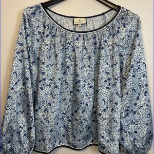 Tuckernuck Hydrangea Floral Blouse Blue White